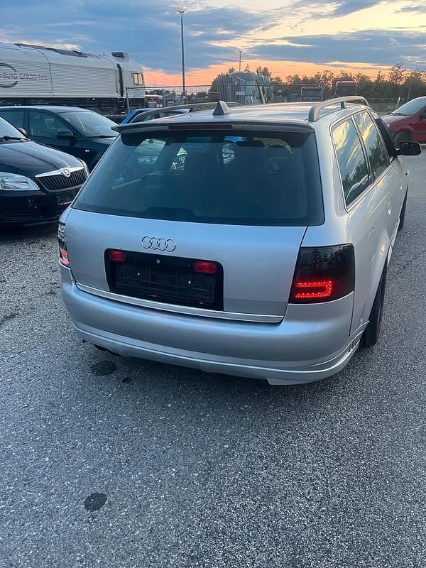 Grau Gebraucht 2001 Audi A6 Kombi | 1.200 € (Superpreis) - Bild 1/4