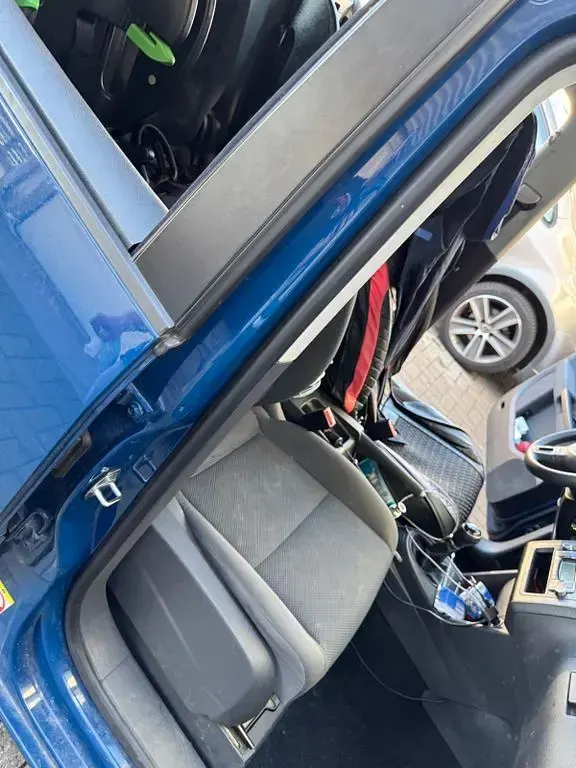 Gebraucht VW Touran Trendline 140 PS (102 kW) 2012 Blau Van / Kleinbus