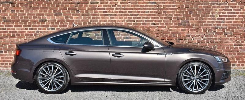 Second-hand Audi A5 Sport 218 CP (160 kW) 2017 Maro Coupe