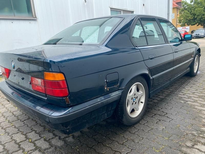 Gebraucht BMW 520 Executive 150 PS (110 kW) 1995 Blau Limousine