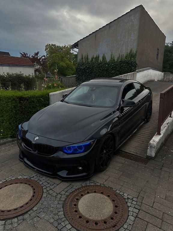 Schwarz Gebraucht 2016 BMW 430 M Sport Coupé | 28.900 € - Bild 1/4