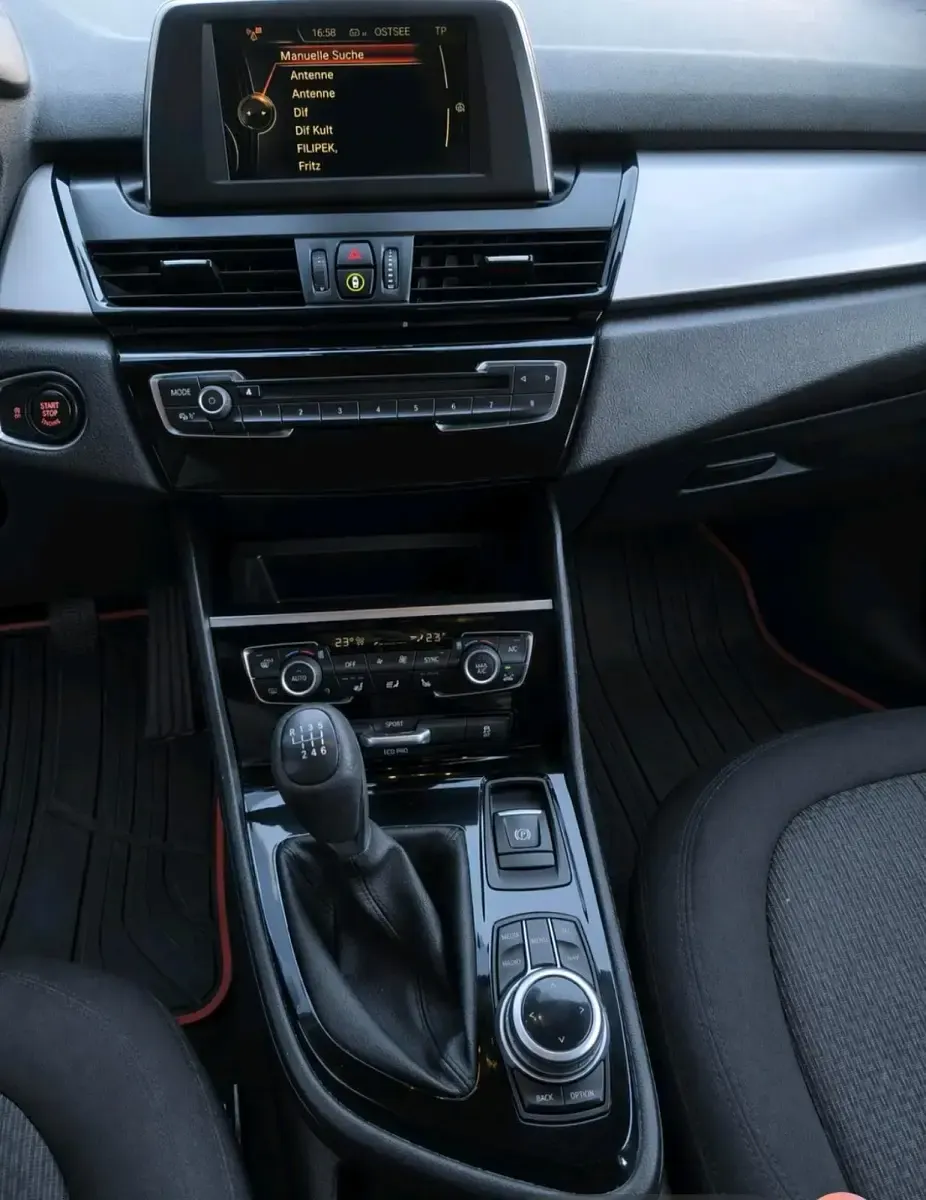 Gebraucht BMW 218 Comfort Edition 150 PS (110 kW) 2016 Silber Kombi