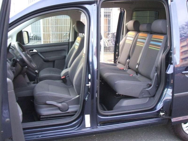Gebraucht VW Caddy Family 102 PS (75 kW) 2014 Blau Van / Kleinbus