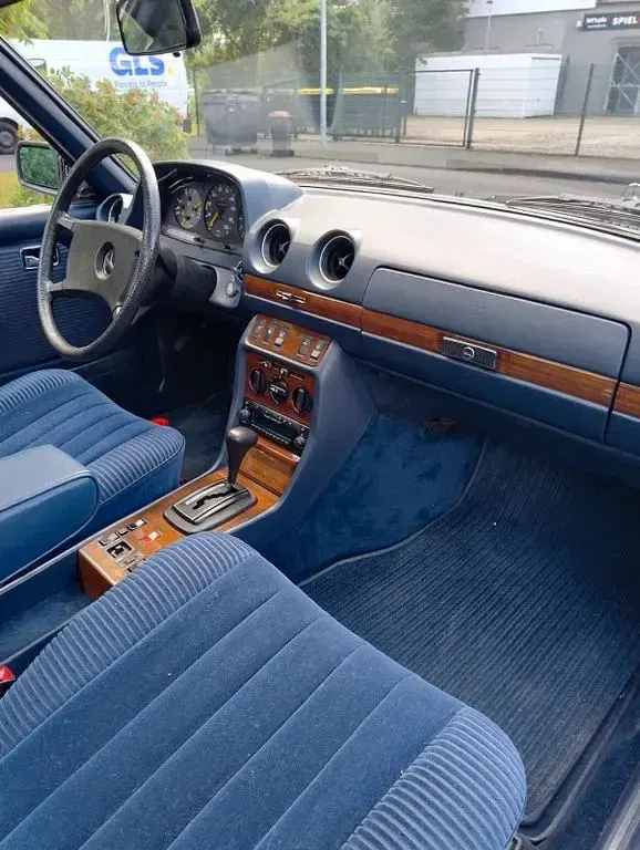 Gebraucht Mercedes 230 136 PS (100 kW) 1984 Blau Coupé