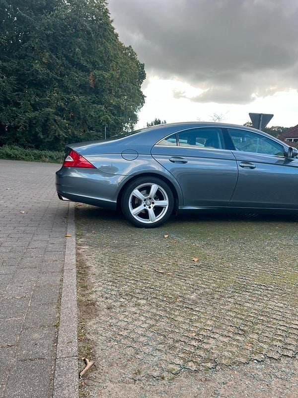 Gebraucht Mercedes CLS320 224 PS (164 kW) 2008 Andere farben Limousine