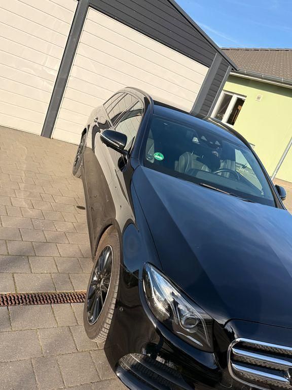 Gebraucht Mercedes E300 AMG 306 PS (225 kW) 2020 Schwarz Kombi