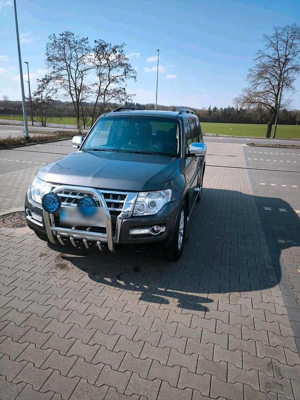 Second-hand Mitsubishi Pajero 2015 Gri SUV