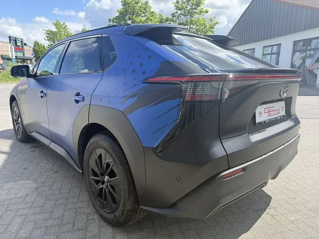 Gebraucht Toyota bZ4X Comfort 150 kW (204 PS) 2023 Silber SUV