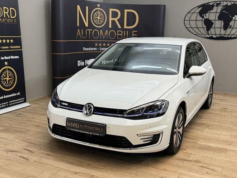 Gebraucht VW e-Golf 100 kW (136 PS) 2020 Weiss Kleinwagen