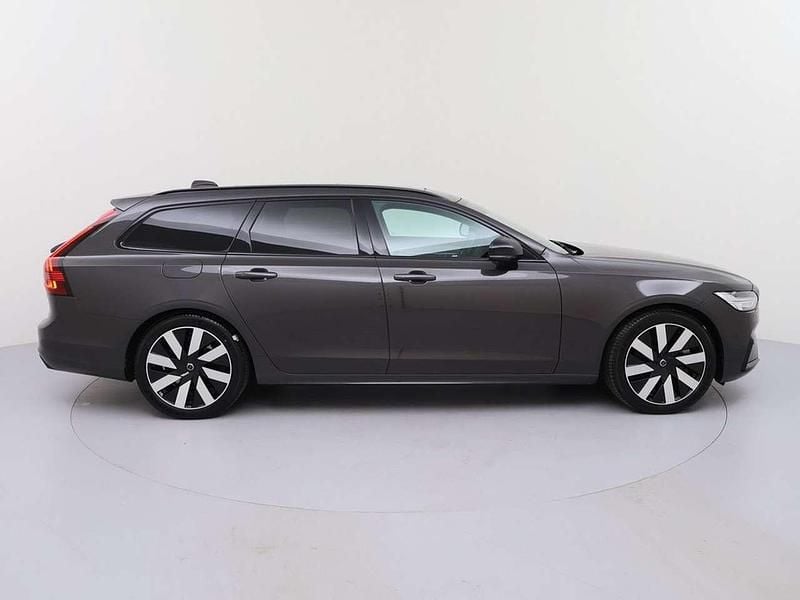 Gebraucht Volvo V90 Plus 455 PS (334 kW) 2025 Platinum grey Kombi