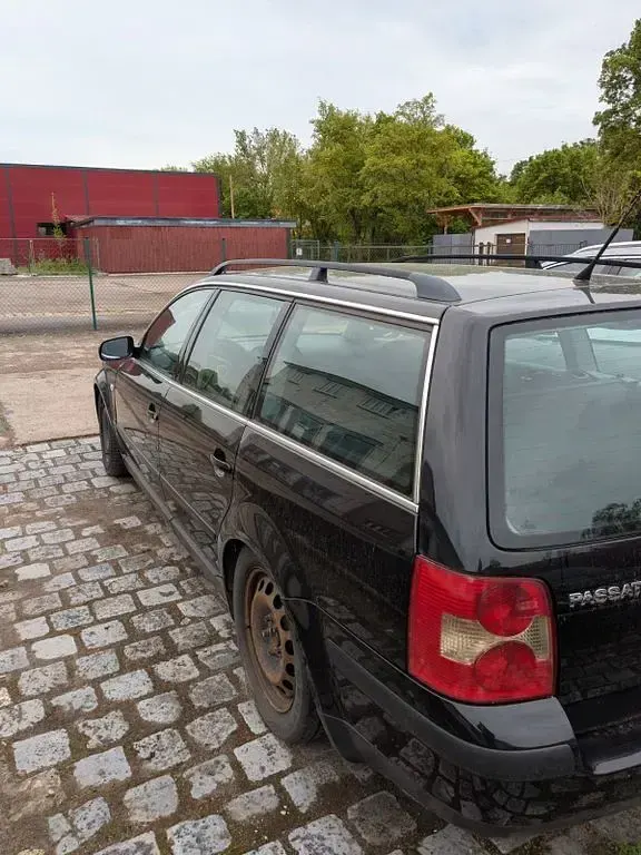 Gebraucht VW Passat 131 PS (96 kW) 2000 Schwarz Kombi
