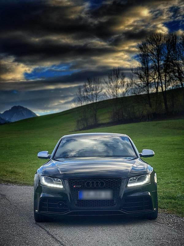Schwarz Gebraucht 2011 Audi RS5 Sport Coupé | 15.999 € (Superpreis) - Bild 1/4