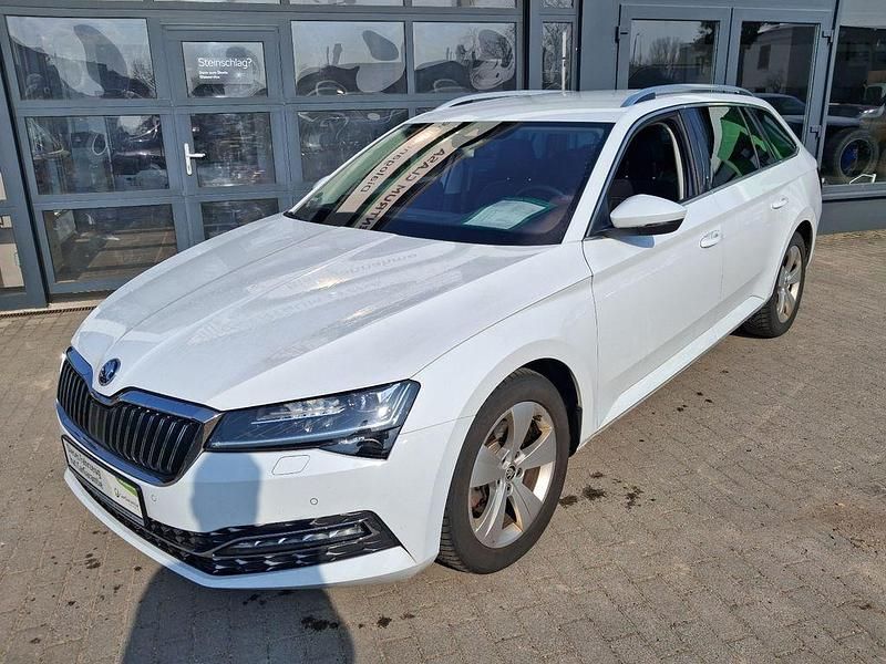Gebraucht Skoda Superb 190 PS (139 kW) 2019 Moonweiß perleffekt Kombi