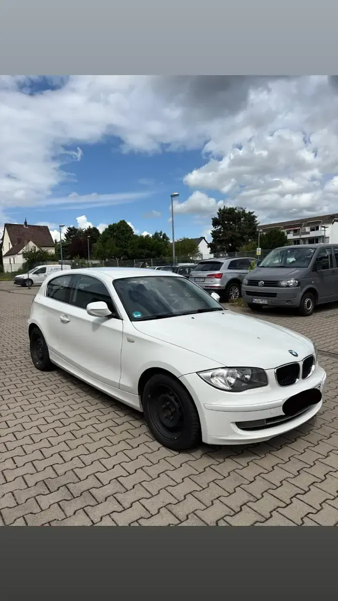 Gebraucht BMW 116 116 PS (85 kW) 2010 Weiß Kleinwagen