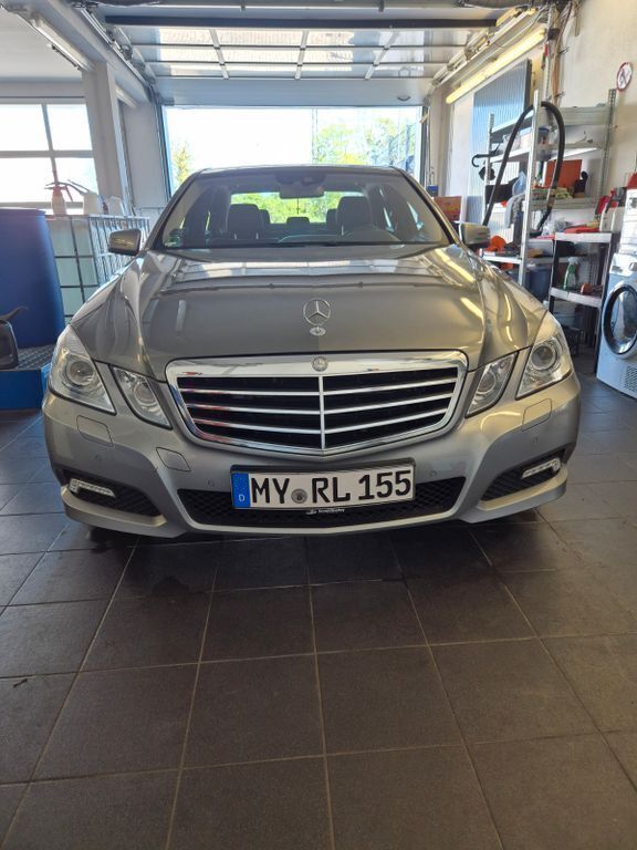 Silber Gebraucht 2009 Mercedes 350 Avantgarde Limousine | 14.000 € (Guter Preis) - Bild 1/4