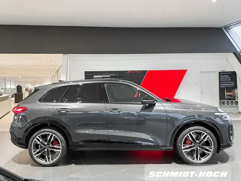Neu Audi Q5 Edition .1 367 PS (269 kW) 2025 Grau SUV