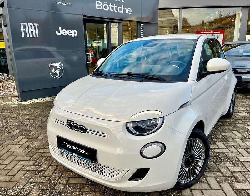 Gebraucht Fiat 500e 86 kW (118 PS) 2023 Arktis weiß Kleinwagen