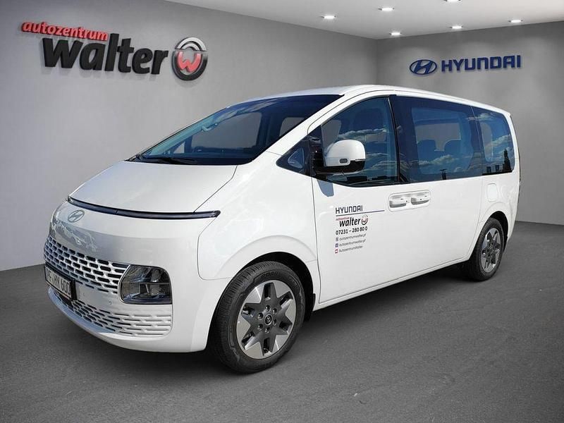 Creamy white Gebraucht 2024 Hyundai Staria Trend Van | 45.990 € (Guter Preis) - Bild 1/4