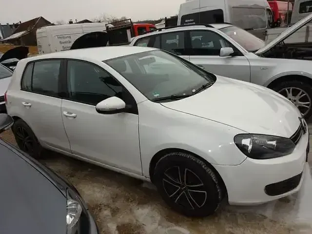Gebraucht VW Golf VI Trendline 105 PS (77 kW) 2011 Weiß Kleinwagen