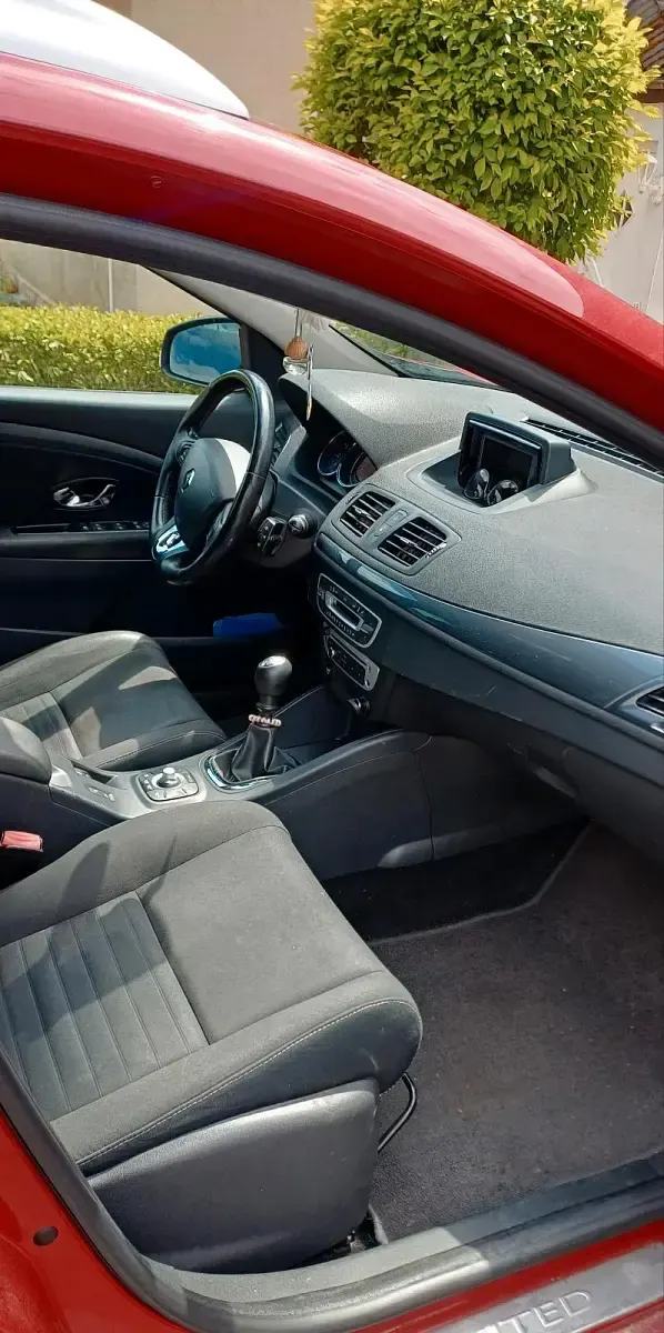 Gebraucht Renault Mégane GrandTour 95 PS (69 kW) 2015 Rot Kombi