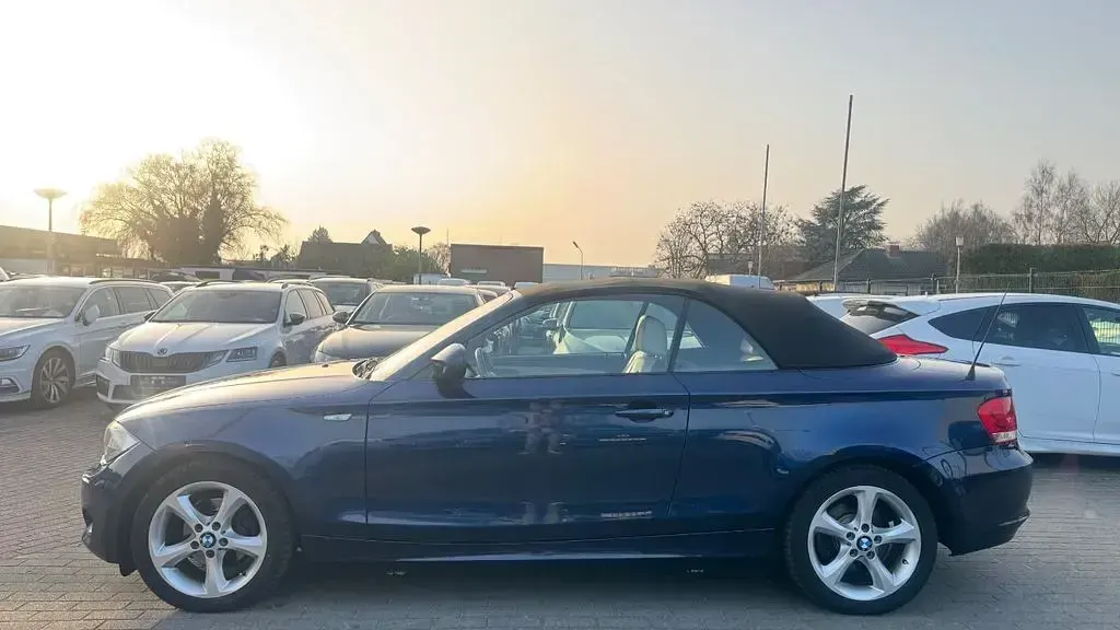 Gebraucht BMW 118 Cabriolet Advantage 143 PS (105 kW) 2011 Blau Cabrio