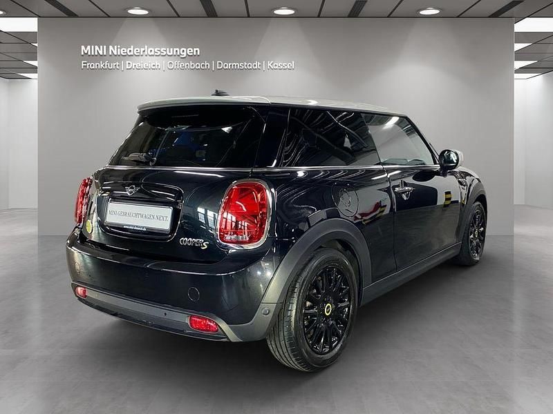 Gebraucht Mini Cooper SE 135 kW (184 PS) 2023 Schwarz Kleinwagen
