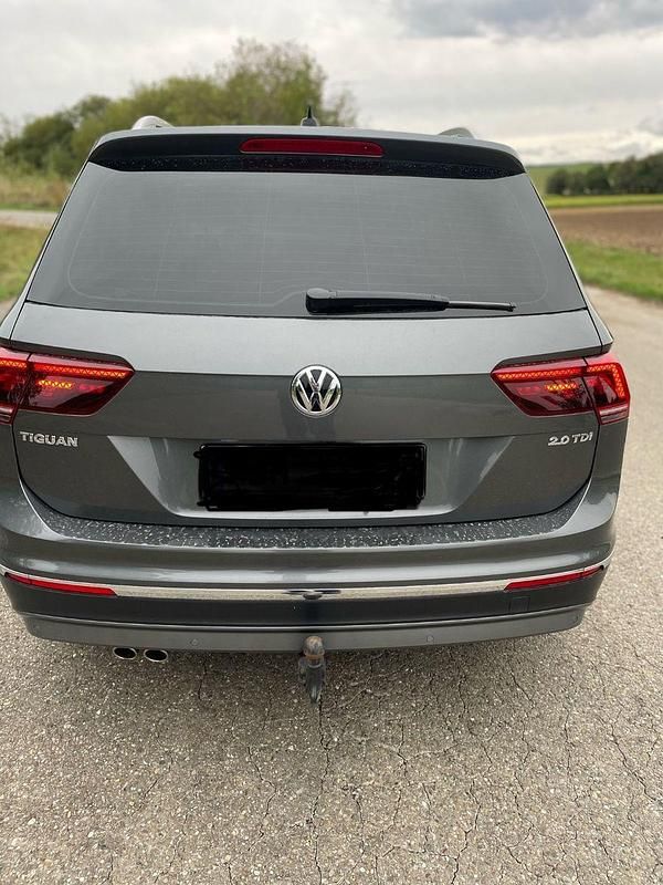 Gebraucht VW Tiguan Highline 150 PS (110 kW) 2017 Grau SUV