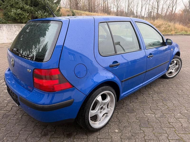 Gebraucht VW Golf IV 2001 Blau Limousine