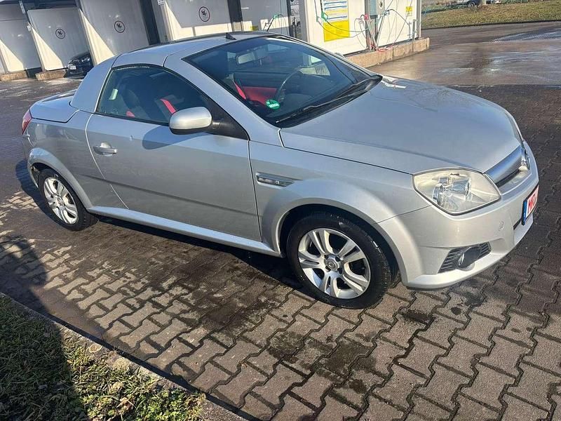 Gebraucht Opel Tigra Enjoy 90 PS (66 kW) 2005 Starsilber iii m2 Cabrio