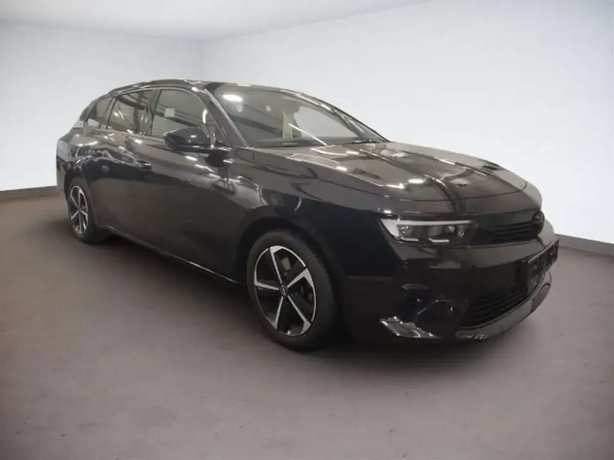 Gebraucht Opel Astra S 131 PS (96 kW) 2025 Lackierung schwarz perla nera/ Kombi