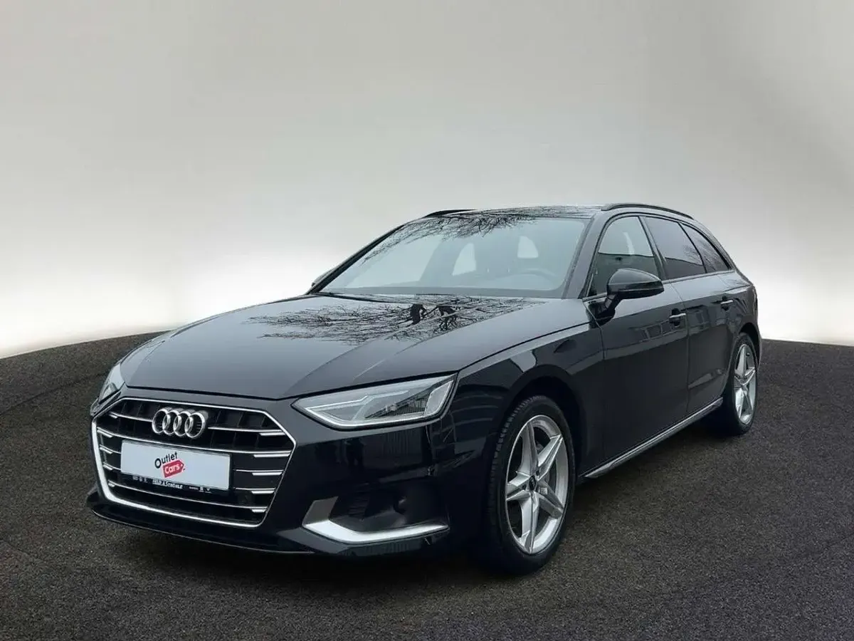 Gebraucht Audi A4 S-Line 204 PS (150 kW) 2023 Mythosschwarz metallic Kombi