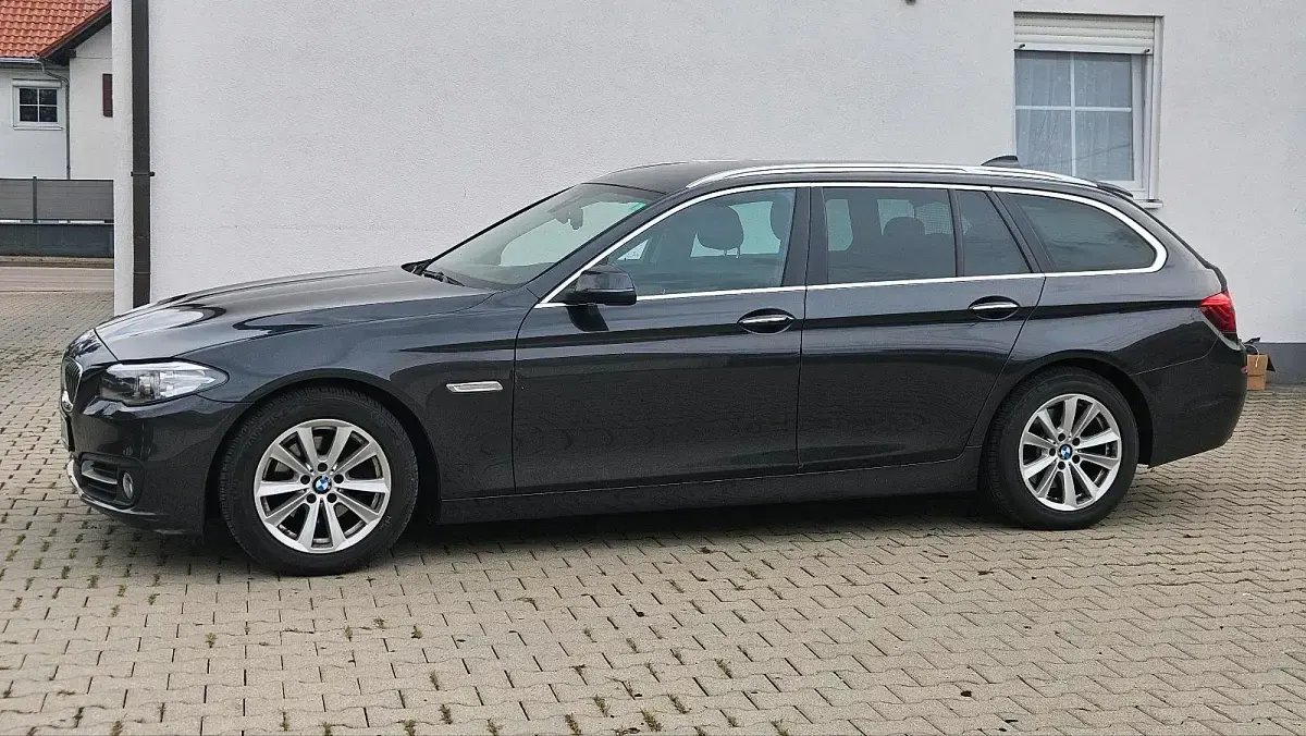 Gebraucht BMW 520 190 PS (139 kW) 2017 Schwarz Kombi