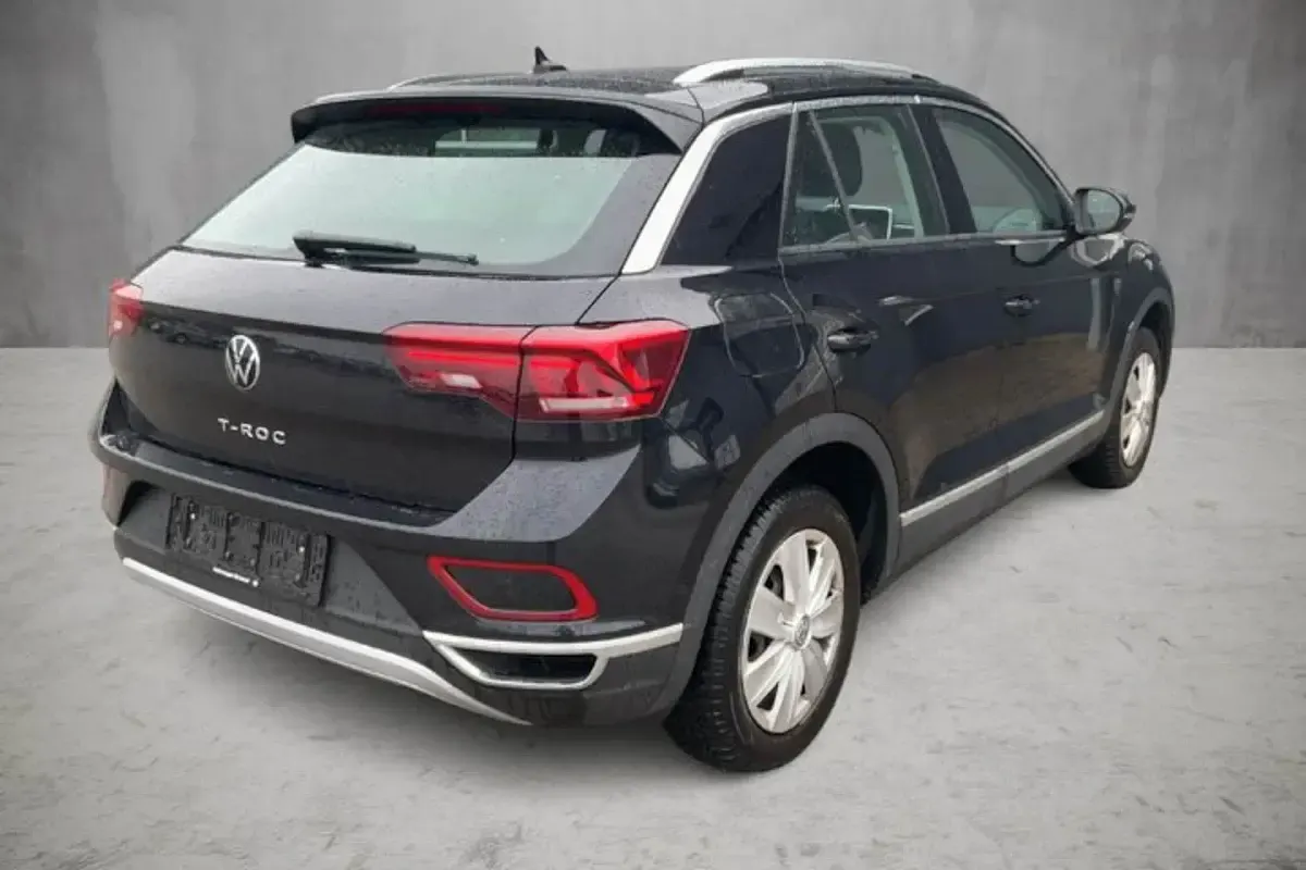 Second-hand VW T-Roc Style 150 CP (110 kW) 2023 Negru SUV