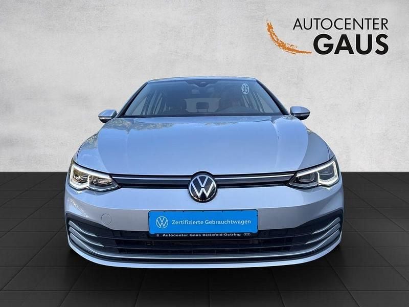 Gebraucht VW Golf VIII Life 116 PS (85 kW) 2023 Silber Limousine