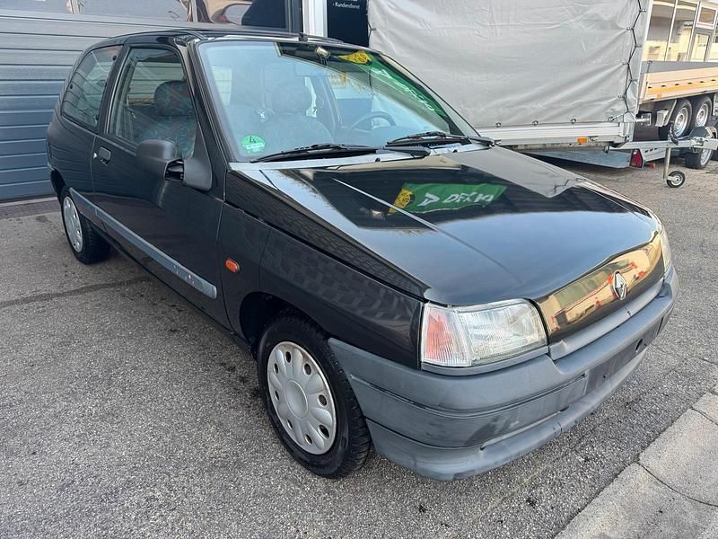 Gebraucht Renault Clio 54 PS (39 kW) 1995 Grau Kleinwagen