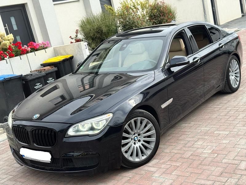 Blau Gebraucht 2013 BMW 730 M Sport Limousine | 16.990 € (Fairer Preis) - Bild 1/4