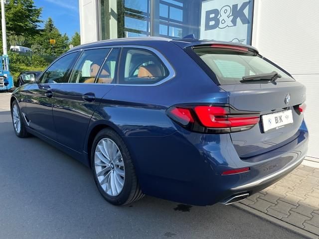 Gebraucht BMW 530 Efficient Dynamics 252 PS (185 kW) 2021 Blau Kombi