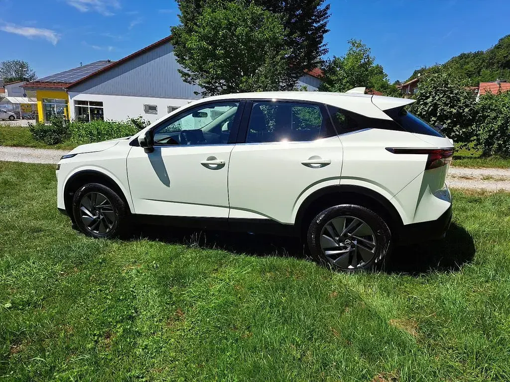 Gebraucht Nissan Qashqai Acenta 158 PS (116 kW) 2023 Weiß SUV