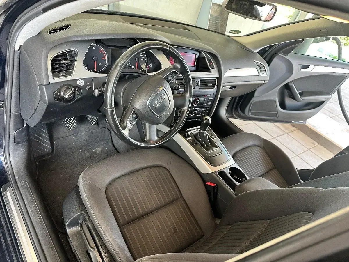 Gebraucht Audi A4 143 PS (105 kW) 2009 Blau Kombi