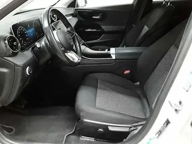 Gebraucht Mercedes C200 163 PS (119 kW) 2023 Weiß Limousine
