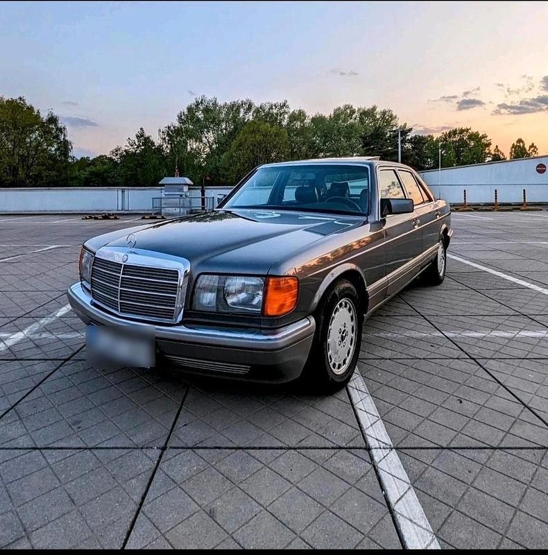 Grau Gebraucht 1992 Mercedes 300 SE Limousine | 15.900 € - Bild 1/4