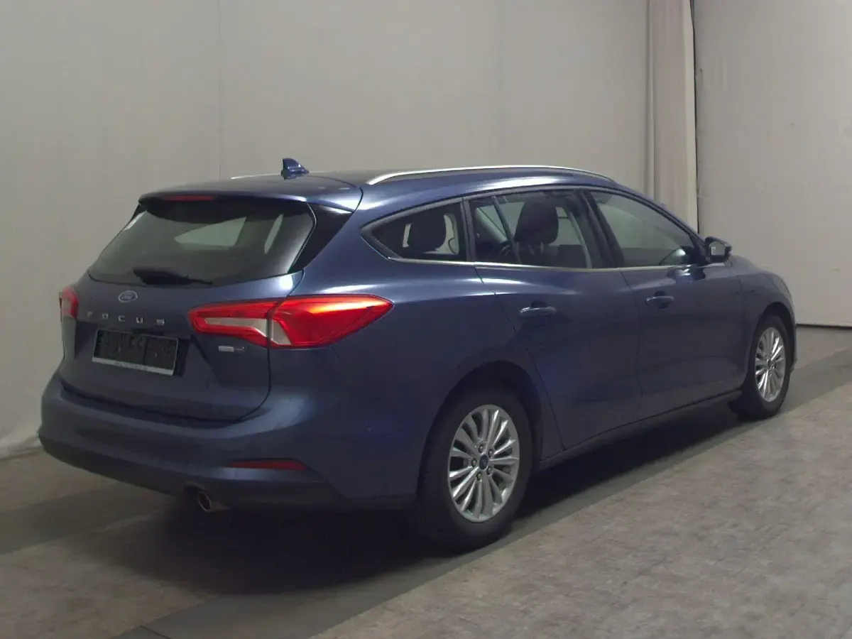 Gebraucht Ford Focus Titanium 125 PS (91 kW) 2021 Blau Kombi