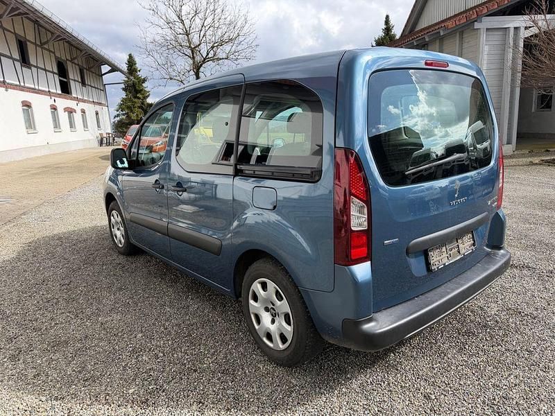 Gebraucht Peugeot Partner Tepee Active 99 PS (72 kW) 2016 Van / Kleinbus