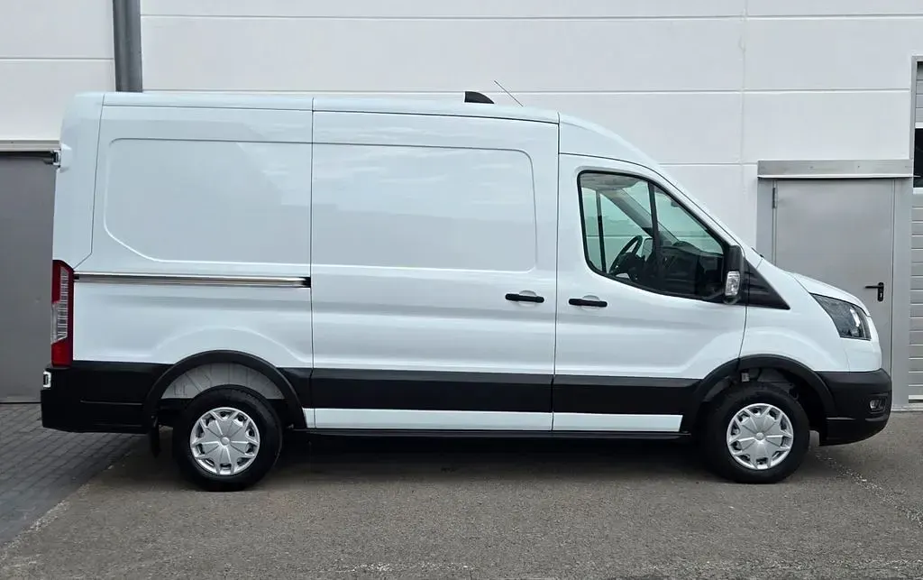 Gebraucht Ford Transit 131 PS (96 kW) 2024 Weiß Van