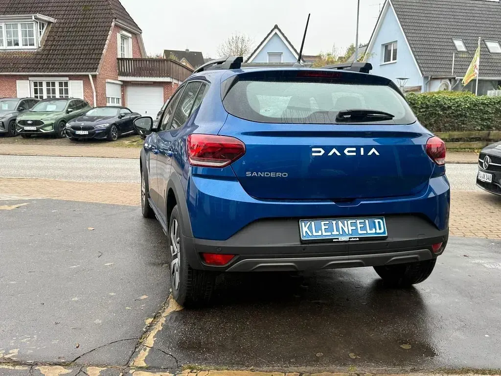 Neu Dacia Sandero Expression 101 PS (74 kW) 2025 Stahlblaumetallic Kleinwagen