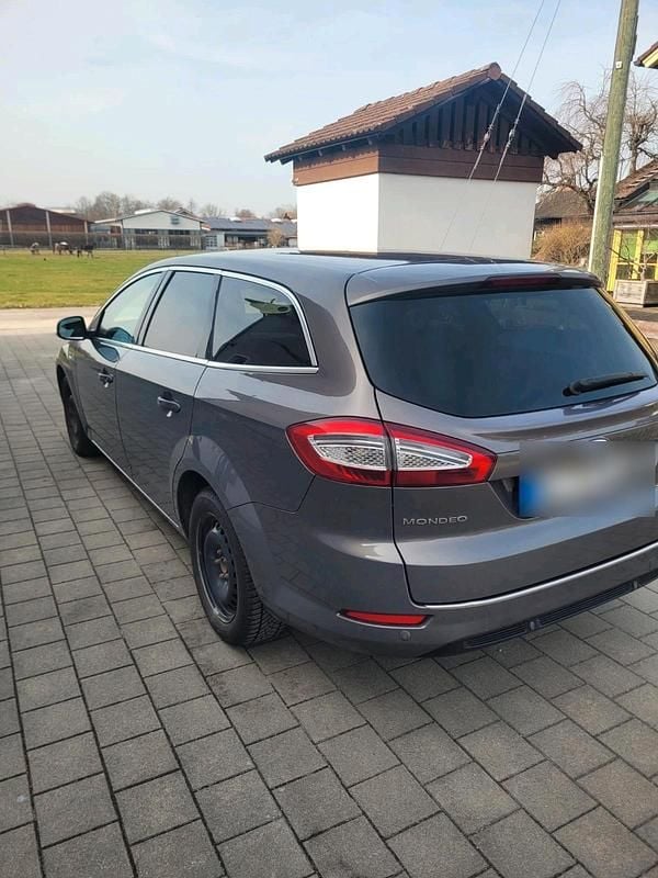Gebraucht Ford Mondeo Titanium 140 PS (102 kW) 2012 Braun Kombi