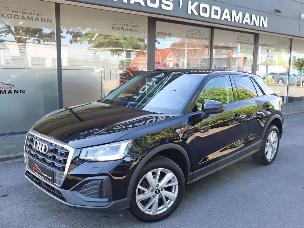 Gebraucht Audi Q2 Basis 150 PS (110 kW) 2022 Mythosschwarz metallic SUV