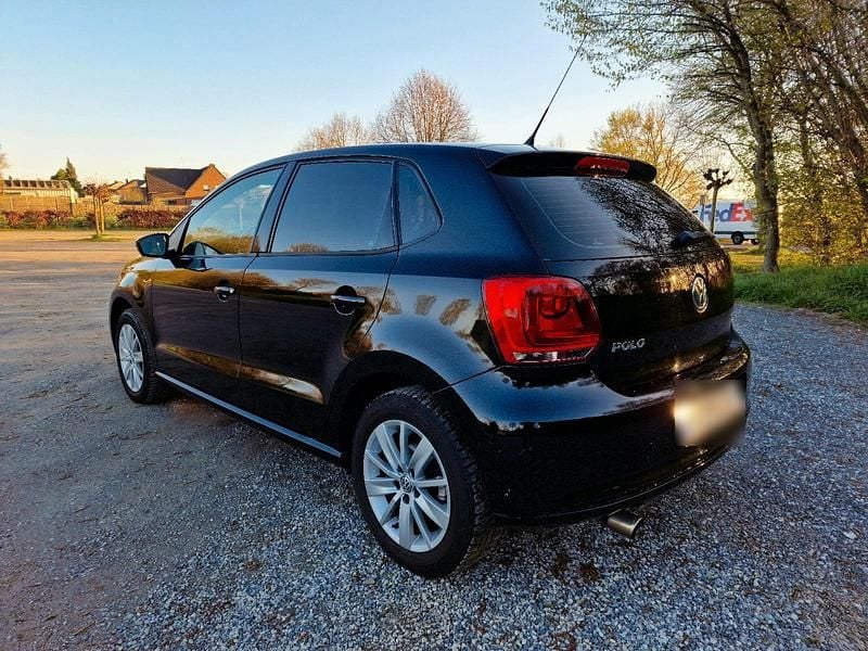 Second-hand VW Polo 90 CP (66 kW) 2012 Negru Hatchback