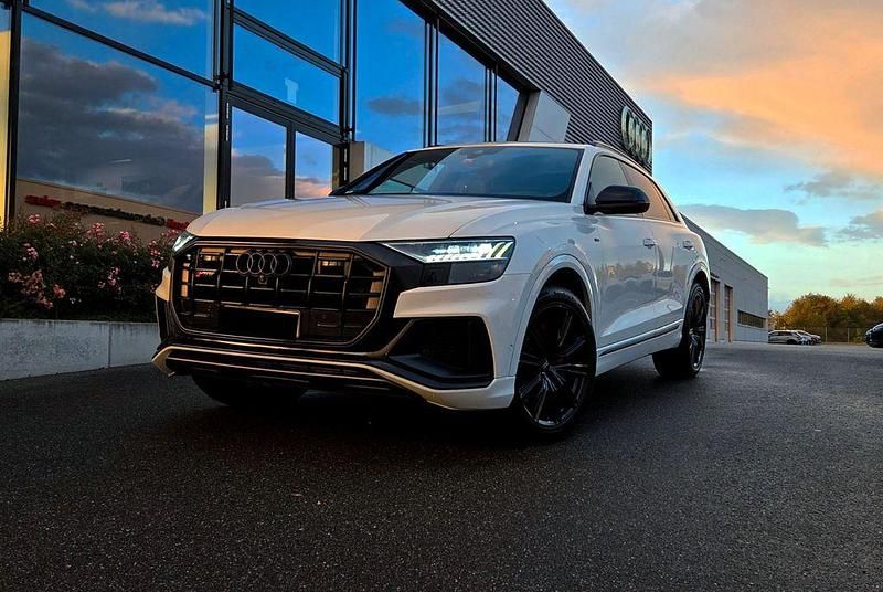 Weiß Gebraucht 2019 Audi Q8 Ambiente SUV | 59.800 € (Etwas zu teuer) - Bild 1/4