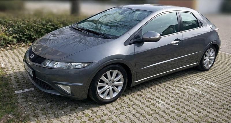 Gebraucht Honda Civic 141 PS (103 kW) 2011 Silber Limousine